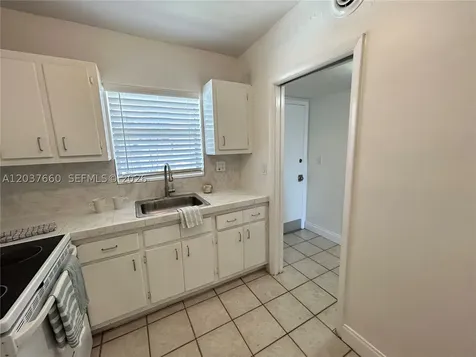 7505 SW 82nd Street Miami FL 33143