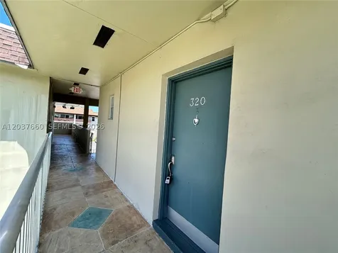 7505 SW 82nd Street Miami FL 33143
