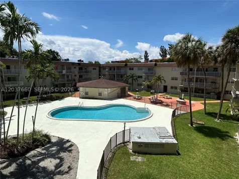 7505 SW 82nd Street Miami FL 33143