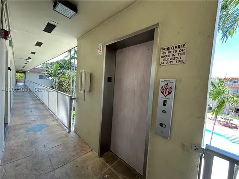 7505 SW 82nd Street Miami FL 33143