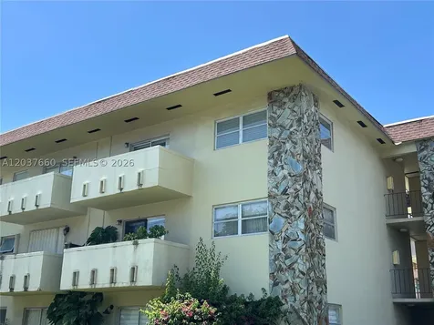 7505 SW 82nd Street Miami FL 33143