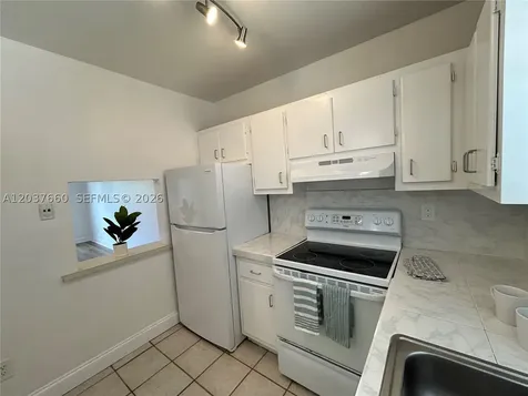 7505 SW 82nd Street Miami FL 33143