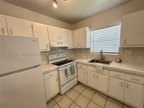 7505 SW 82nd Street Miami FL 33143