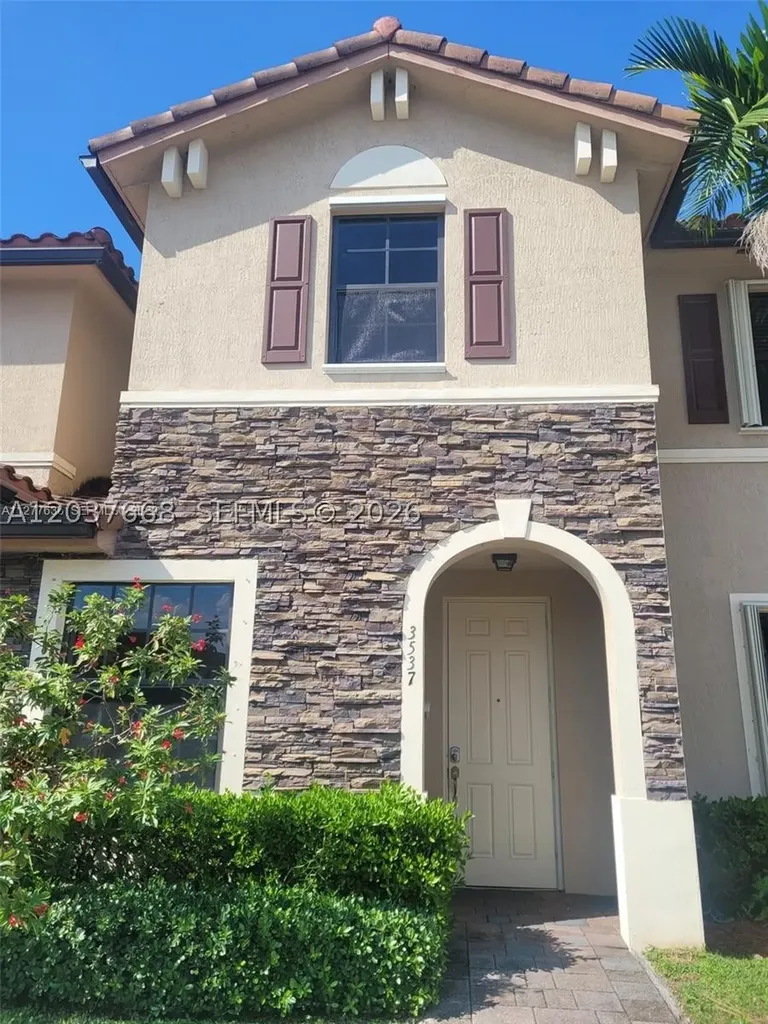 3537 W 89th Place Hialeah FL 33018