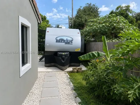 735 NE 162nd Street Miami FL 33162