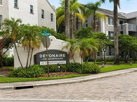 711 SW 111th Way Pembroke Pines FL 33025