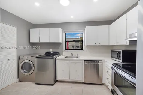 301 N Pine Island Road Plantation FL 33324