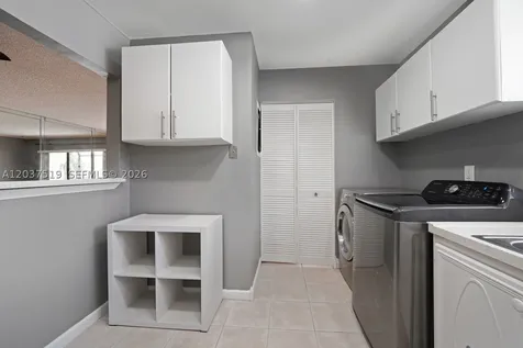 301 N Pine Island Road Plantation FL 33324