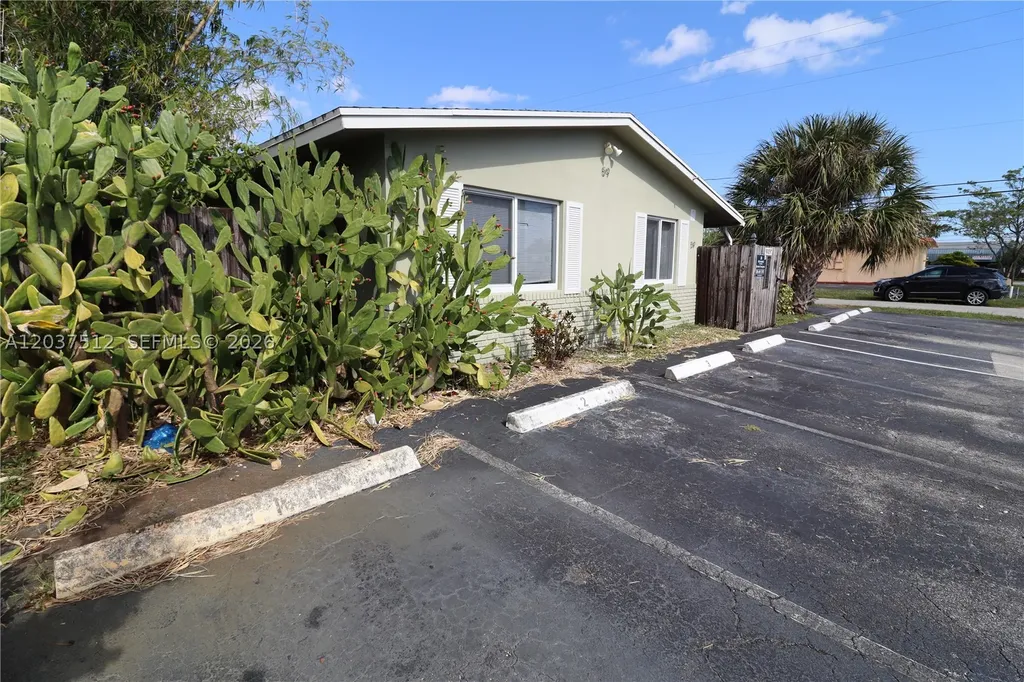 59 NW 37th Street Oakland Park FL 33309