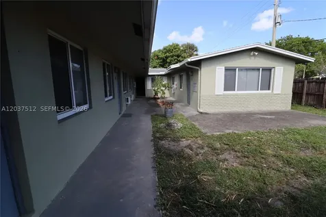 59 NW 37th Street Oakland Park FL 33309