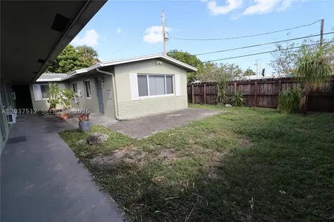 59 NW 37th Street Oakland Park FL 33309