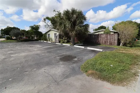 59 NW 37th Street Oakland Park FL 33309
