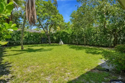 6822 NE 5th Avenue Miami FL 33138