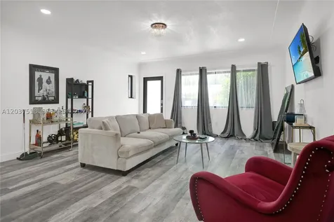 6822 NE 5th Avenue Miami FL 33138