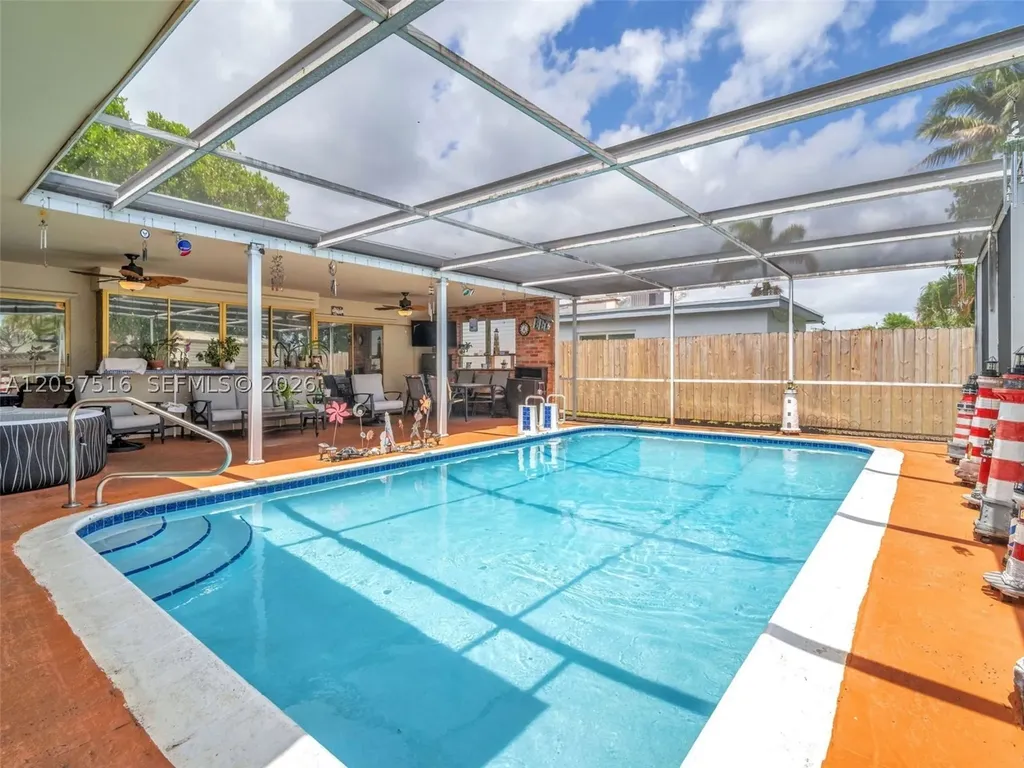 1911 N 53rd Avenue Hollywood FL 33021