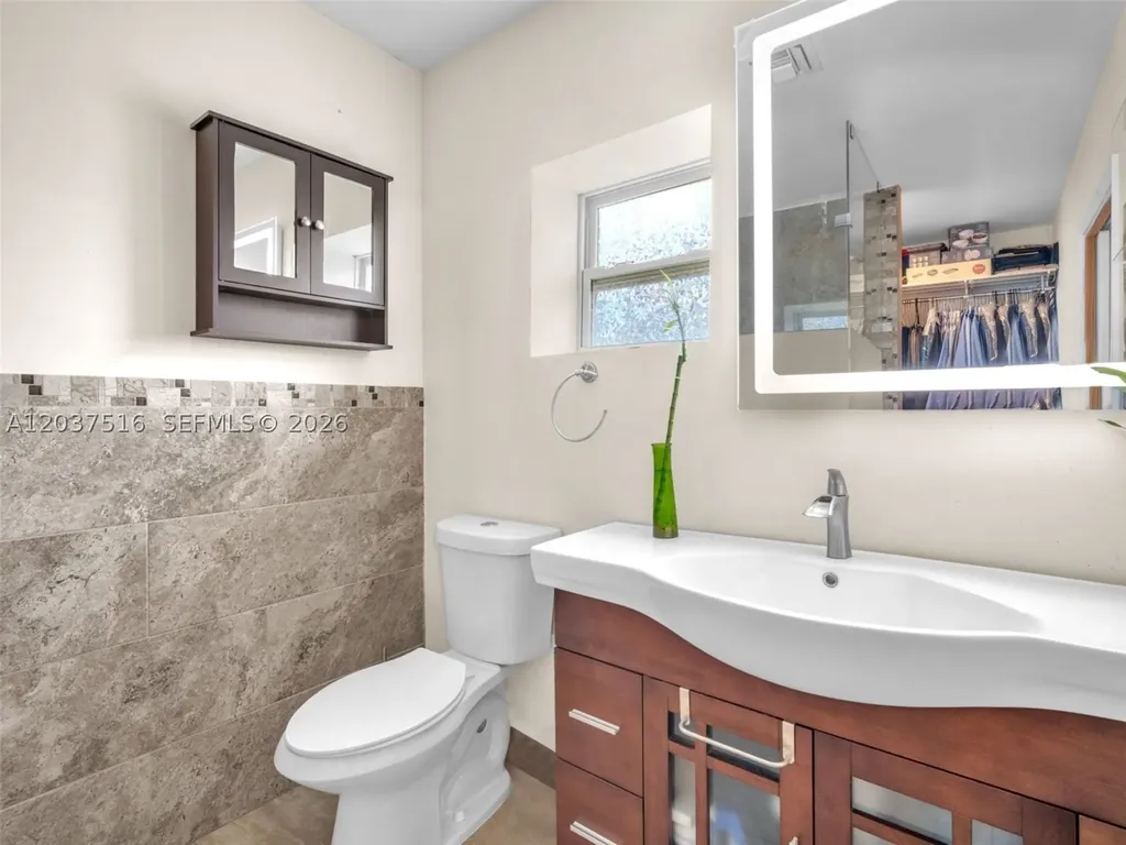 1911 N 53rd Avenue Hollywood FL 33021