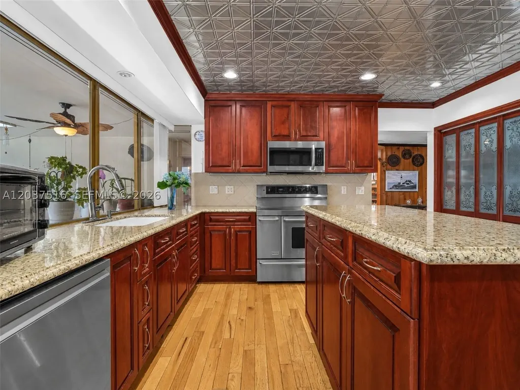 1911 N 53rd Avenue Hollywood FL 33021