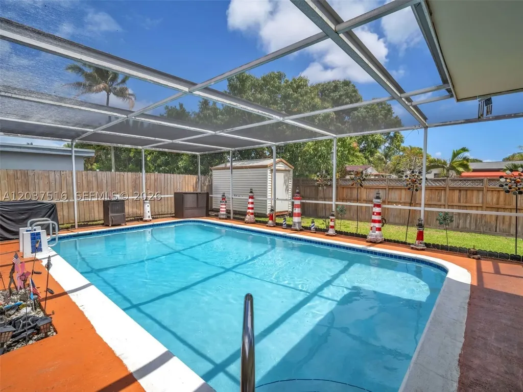 1911 N 53rd Avenue Hollywood FL 33021