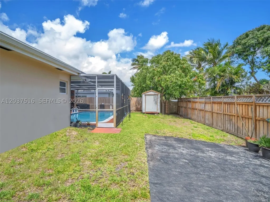 1911 N 53rd Avenue Hollywood FL 33021