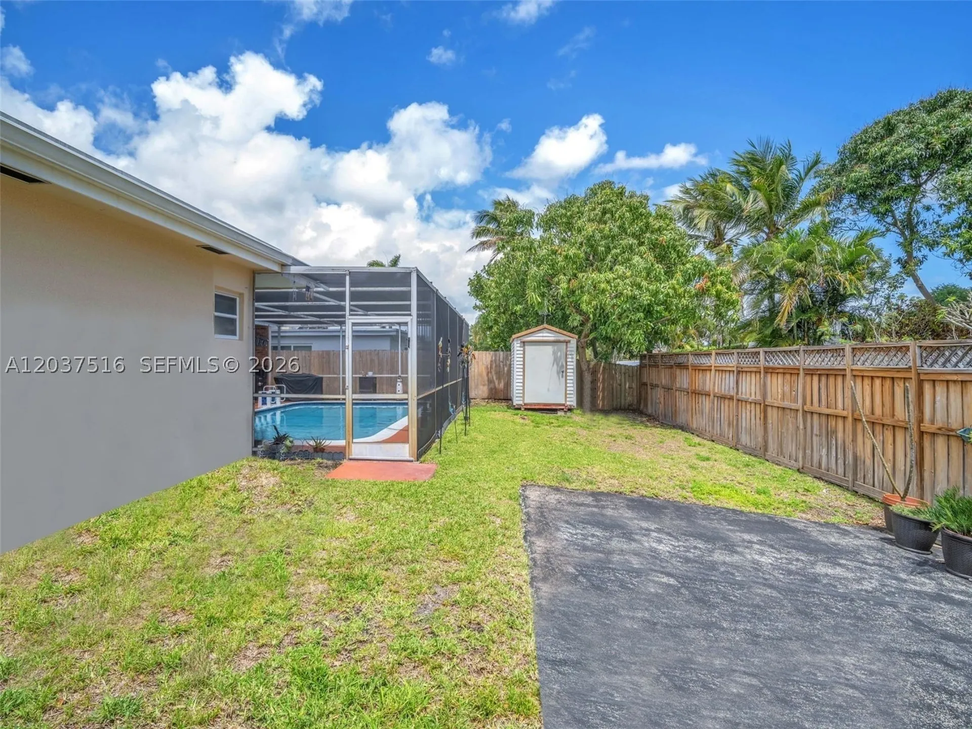1911 N 53rd Avenue Hollywood FL 33021