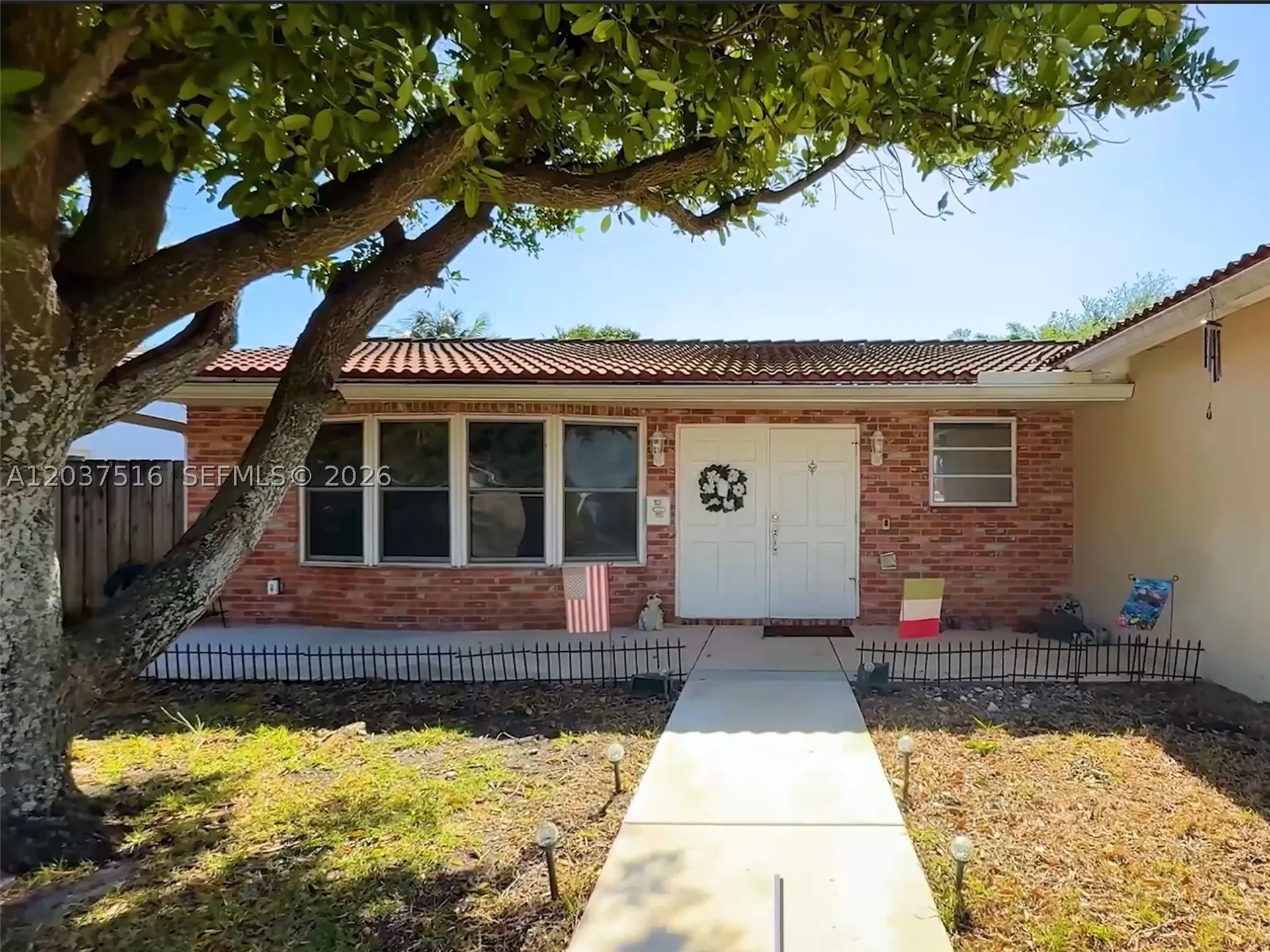 1911 N 53rd Avenue Hollywood FL 33021