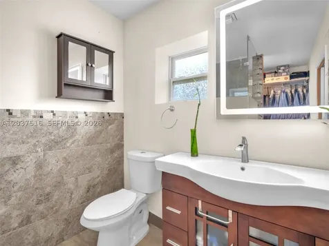 1911 N 53rd Avenue Hollywood FL 33021