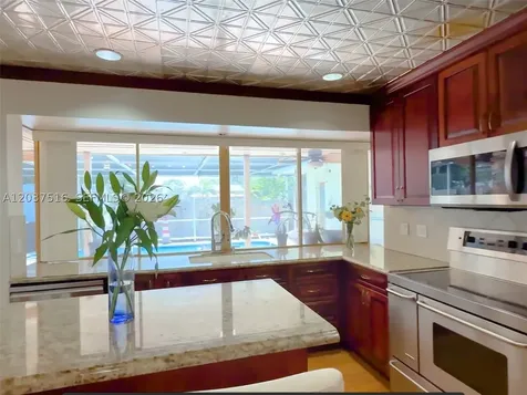 1911 N 53rd Avenue Hollywood FL 33021