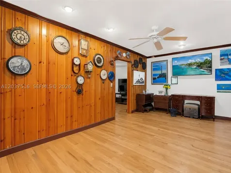 1911 N 53rd Avenue Hollywood FL 33021
