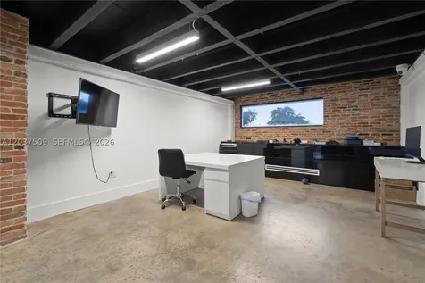 2045 NW 1st Avenue Miami FL 33127