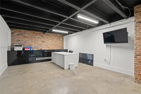 2045 NW 1st Avenue Miami FL 33127