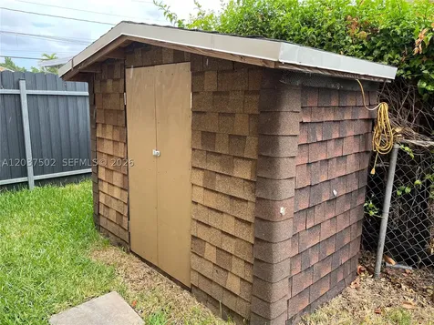 1200 SW 31st Avenue Miami FL 33135
