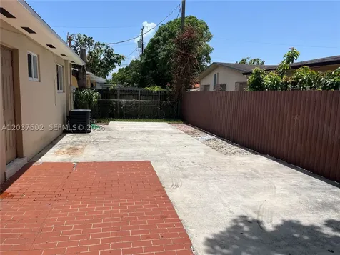 1200 SW 31st Avenue Miami FL 33135