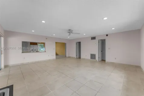 10842 SW 33rd Street Miami FL 33165