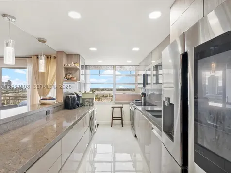 18071 Biscayne Boulevard Aventura FL 33160
