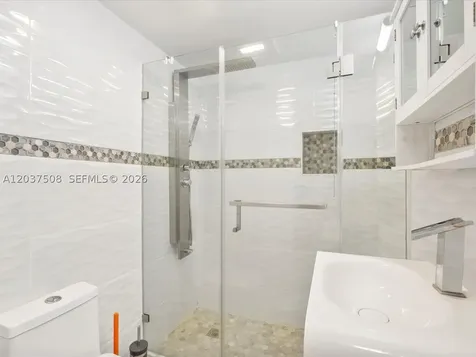 18071 Biscayne Boulevard Aventura FL 33160
