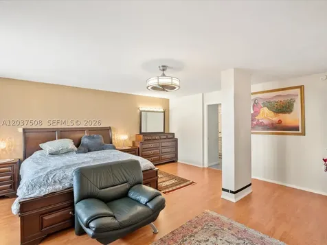 18071 Biscayne Boulevard Aventura FL 33160