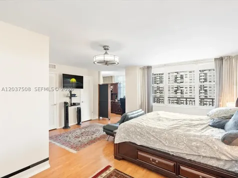 18071 Biscayne Boulevard Aventura FL 33160