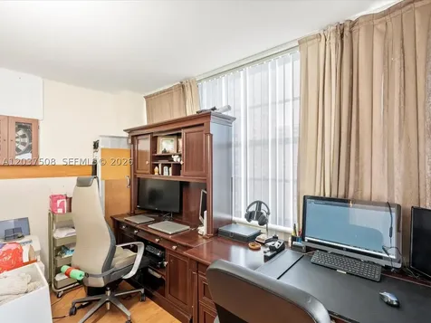 18071 Biscayne Boulevard Aventura FL 33160