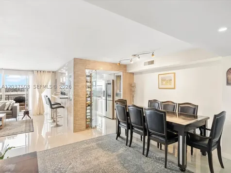 18071 Biscayne Boulevard Aventura FL 33160
