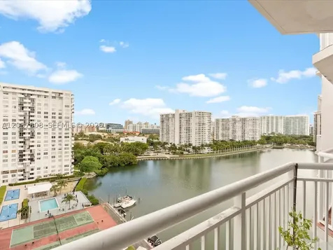 18071 Biscayne Boulevard Aventura FL 33160