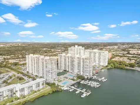 18071 Biscayne Boulevard Aventura FL 33160