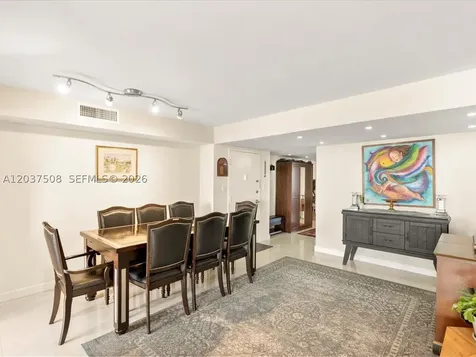 18071 Biscayne Boulevard Aventura FL 33160