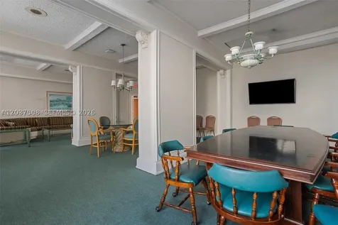 18071 Biscayne Boulevard Aventura FL 33160