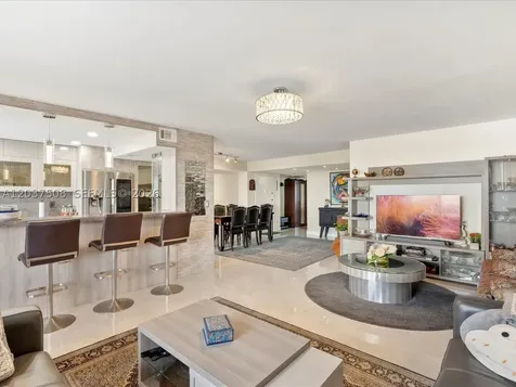 18071 Biscayne Boulevard Aventura FL 33160