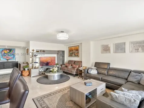 18071 Biscayne Boulevard Aventura FL 33160