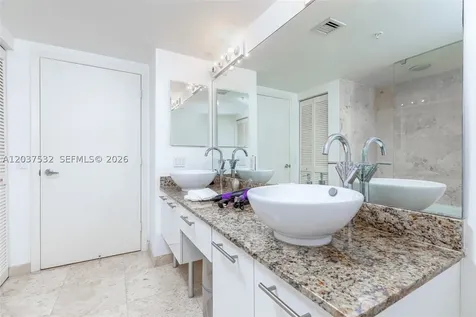 41 SE 5th Street Miami FL 33131