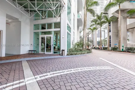 41 SE 5th Street Miami FL 33131