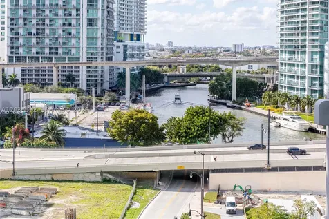 41 SE 5th Street Miami FL 33131