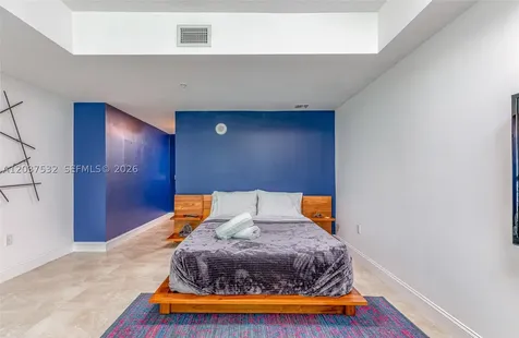41 SE 5th Street Miami FL 33131