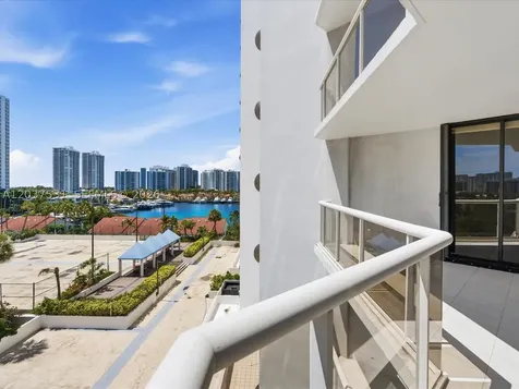 3610 Yacht Club Drive Aventura FL 33180